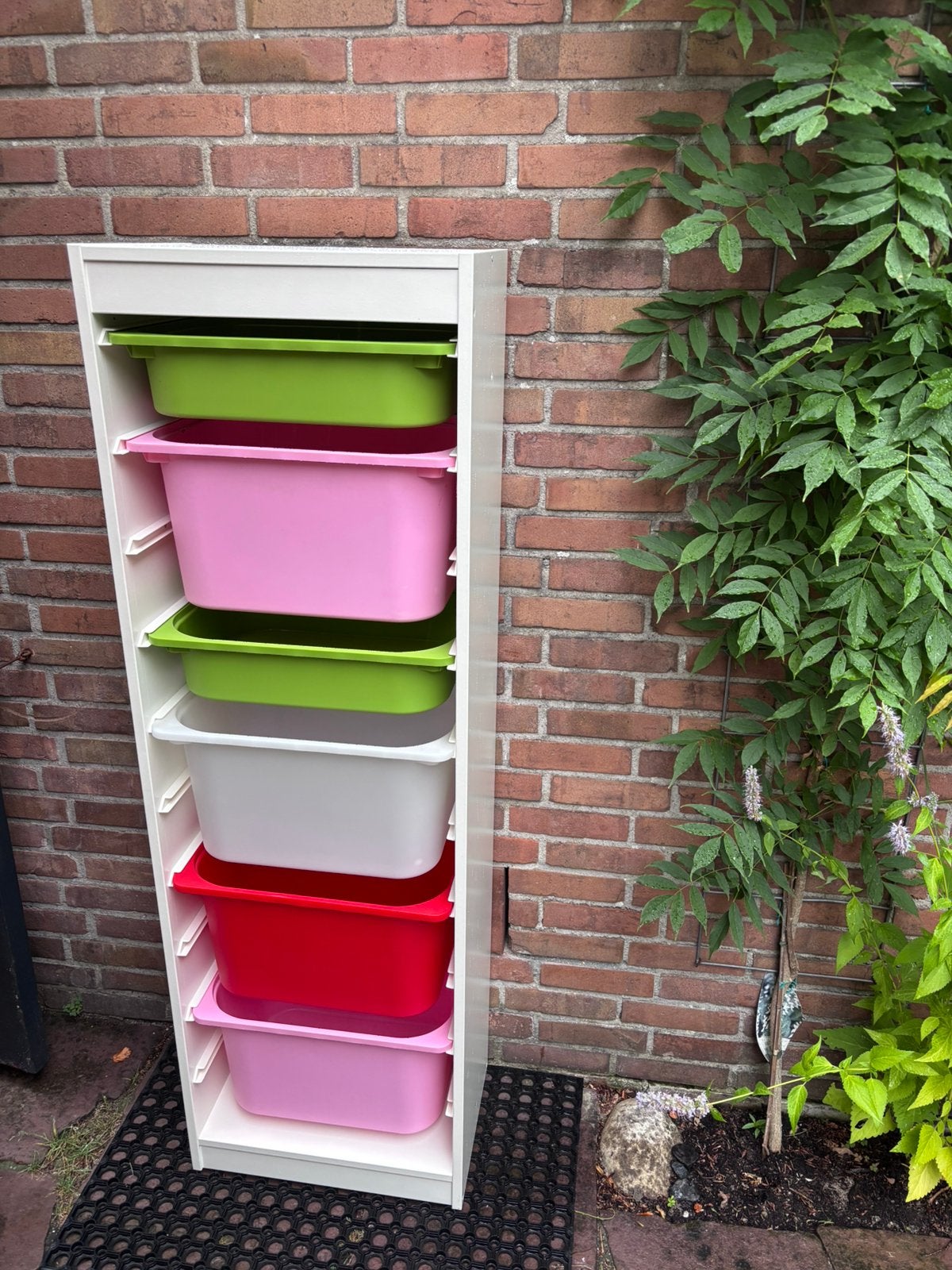 Zeer nette ladenkast IKEA Trofast met gekleurde bakken, Ophalen, Minder dan 50 cm, 5 laden of meer, 100 tot 150 cm