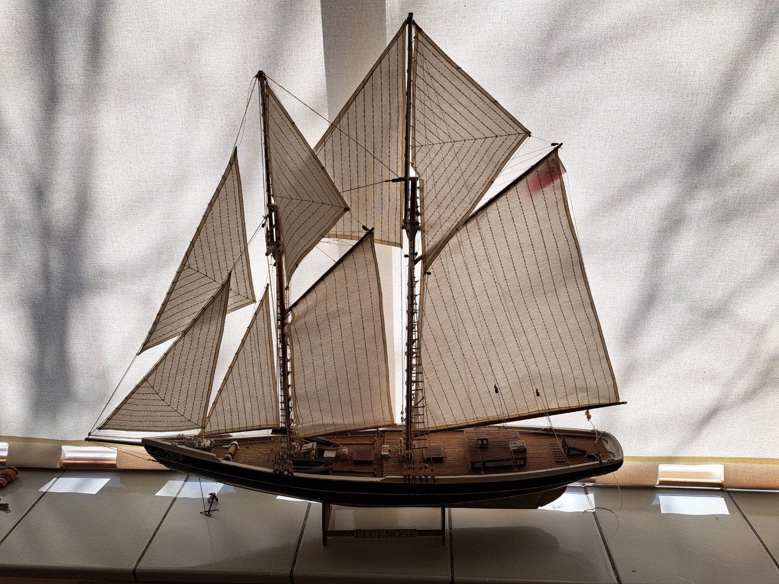 Prachtig model van de Bluenose schoener, Ophalen, Zo goed als nieuw, Groter dan 1:32, Overige merken