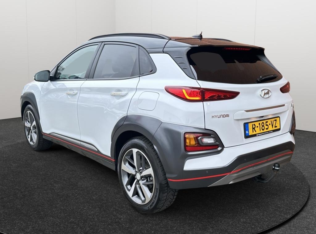 Hyundai KONA 1.6 T-GDI Premium AWD Automaat Trekhaak Navigat, Auto's, Hyundai, 12 maanden, 15 km/l, 4 cilinders, Leder en Stof