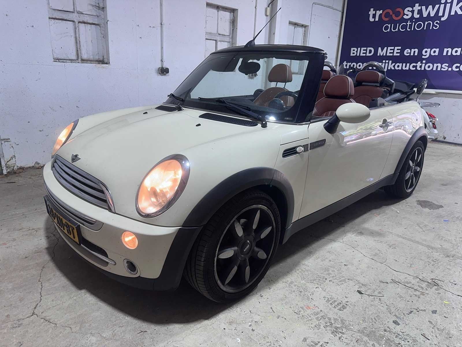 MINI - Cabrio - 1.6 Cooper Sidewalk - 28-XN-BT- 2007, Auto's, Mini, Voorwielaandrijving, Gebruikt, 4 cilinders, Cabriolet