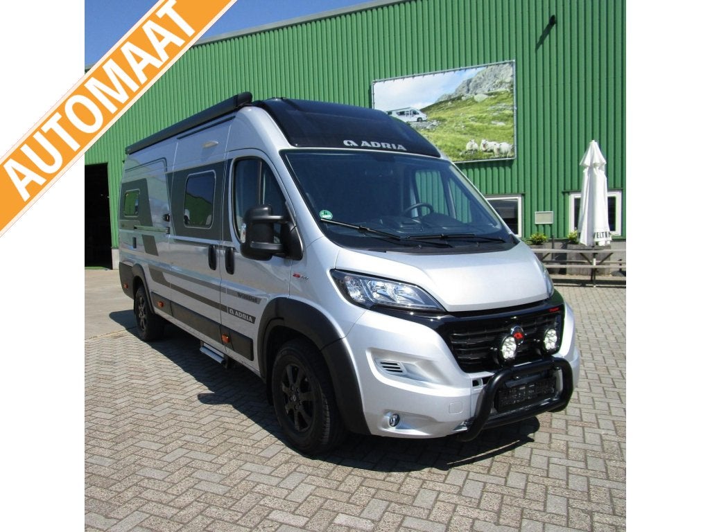 Adria Supreme 640 SLB , 180PK luchtvering, Caravans en Kamperen, Buscamper of Camperbus, Ringverwarming, Fiat, 6 tot 7 meter