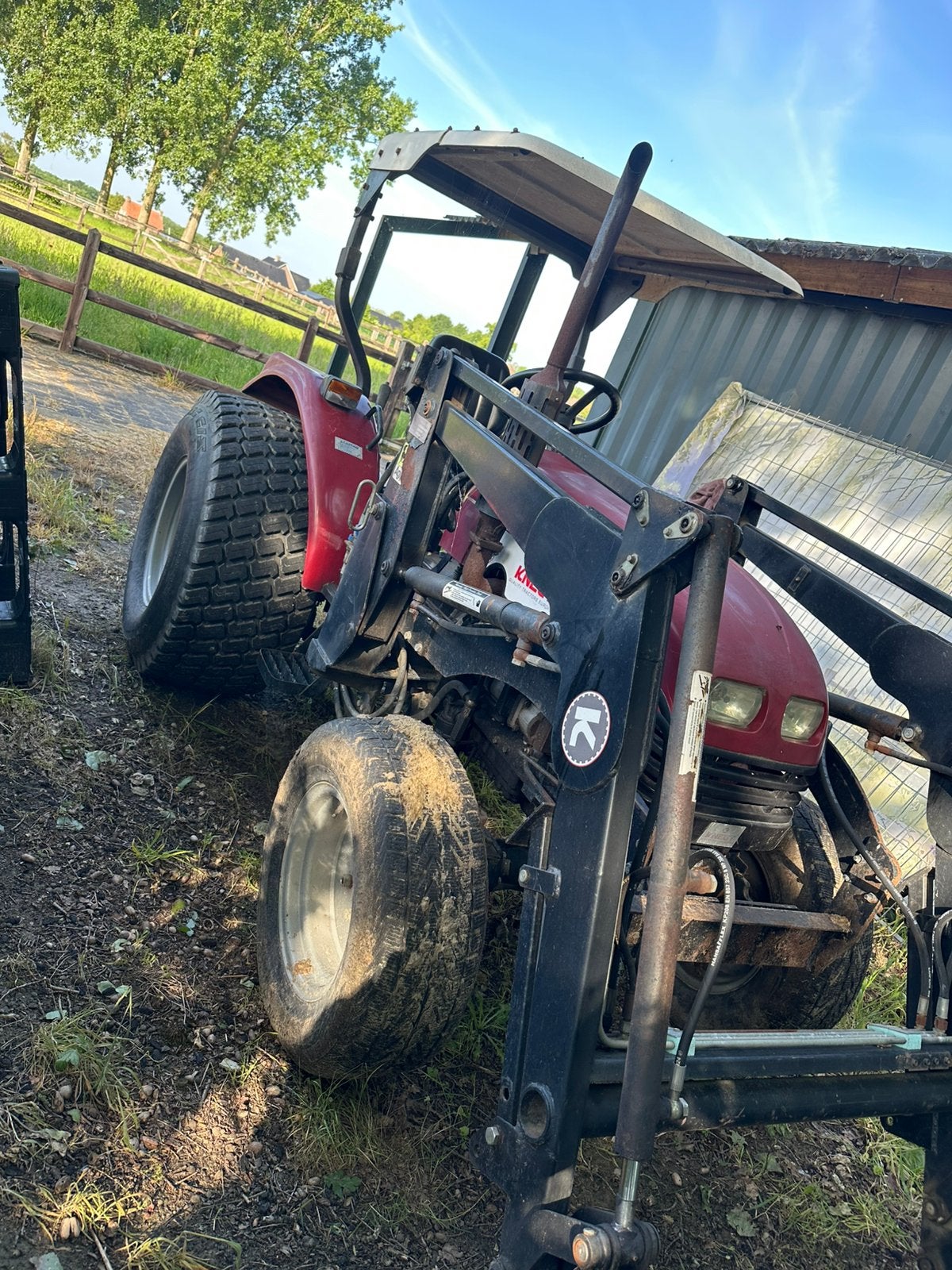 Tractor met palletvorken en snelwisselsysteem, Gebruikt, Tot 2500, Tot 80 Pk, Ophalen
