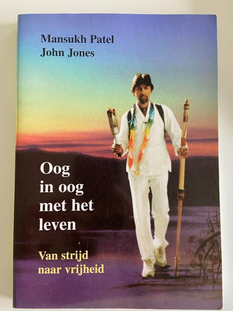 Oog in oog met het leven - Mansukh Patel & John Jones, Boeken, Ophalen of Verzenden, Zo goed als nieuw