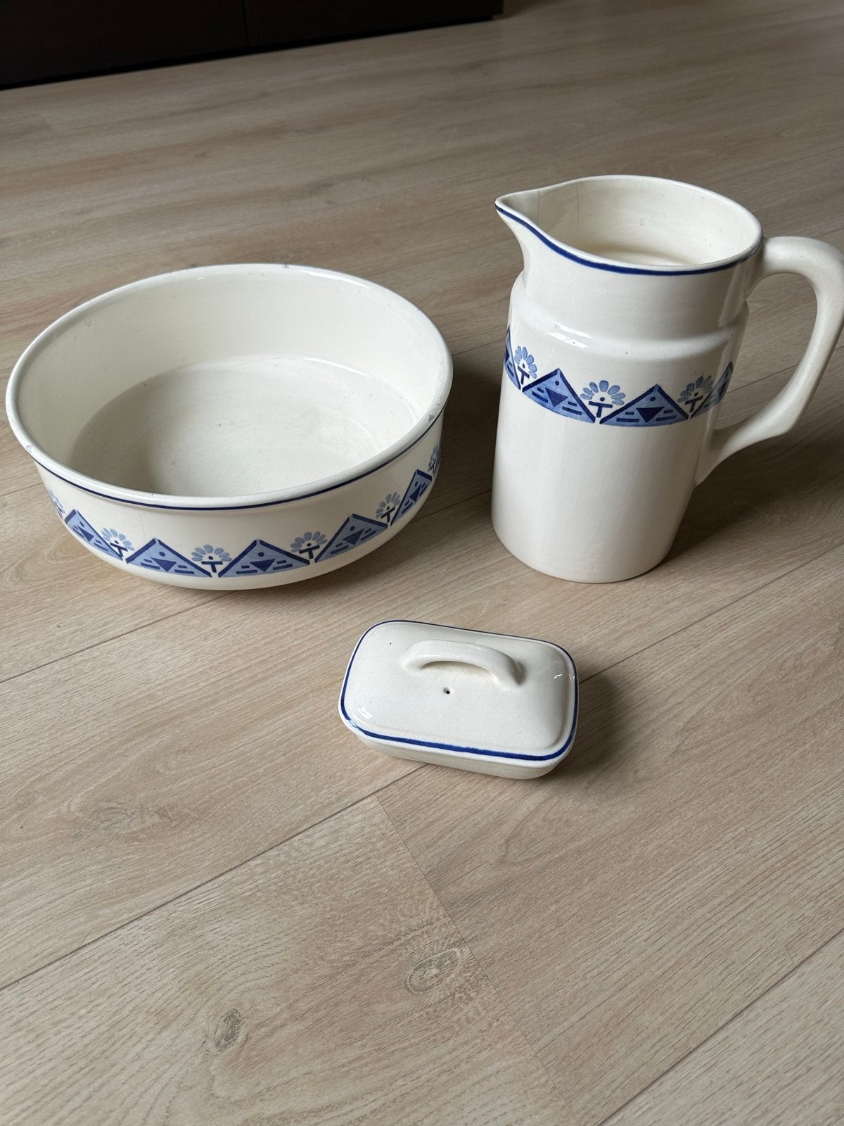 Vintage Chodziez waskom en kan set, blauw decor, Ophalen