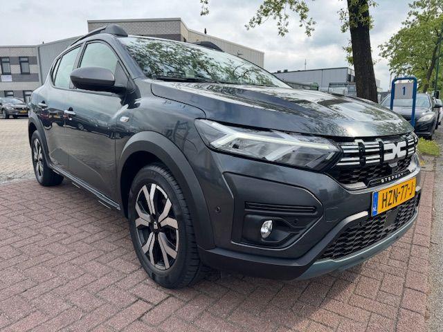 Dacia SANDERO Stepway 1.0 TCe 5deurs Pack Comfort Automaat 6, Auto's, Stof, 92 pk, 3 cilinders, Sandero Stepway