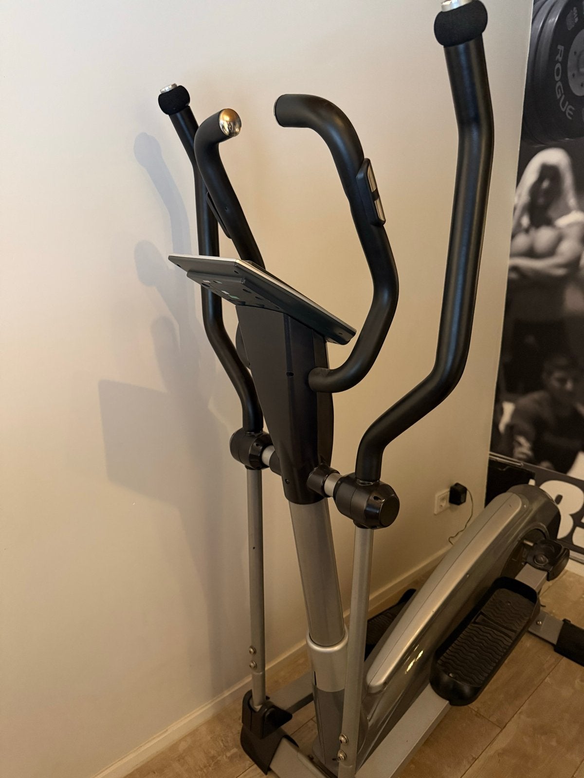 DKN Technology Crosstrainer - Zo goed als nieuw, Ophalen, Armen, Zo goed als nieuw, Crosstrainer