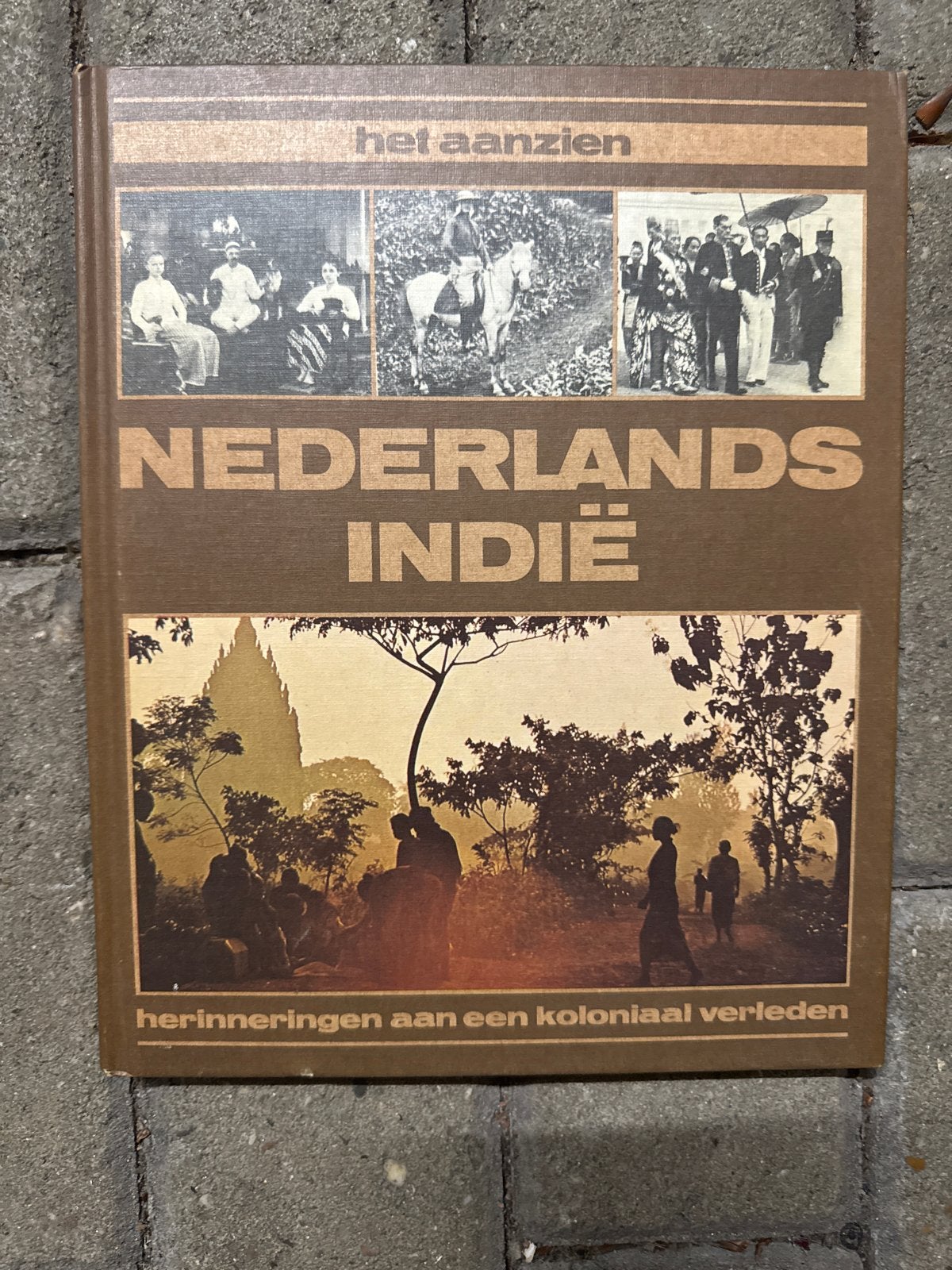 Het aanzien van Nederlands Indië - Frans Naeff (1978), Boeken, Ophalen of Verzenden, Azië, 20e eeuw of later, Gelezen