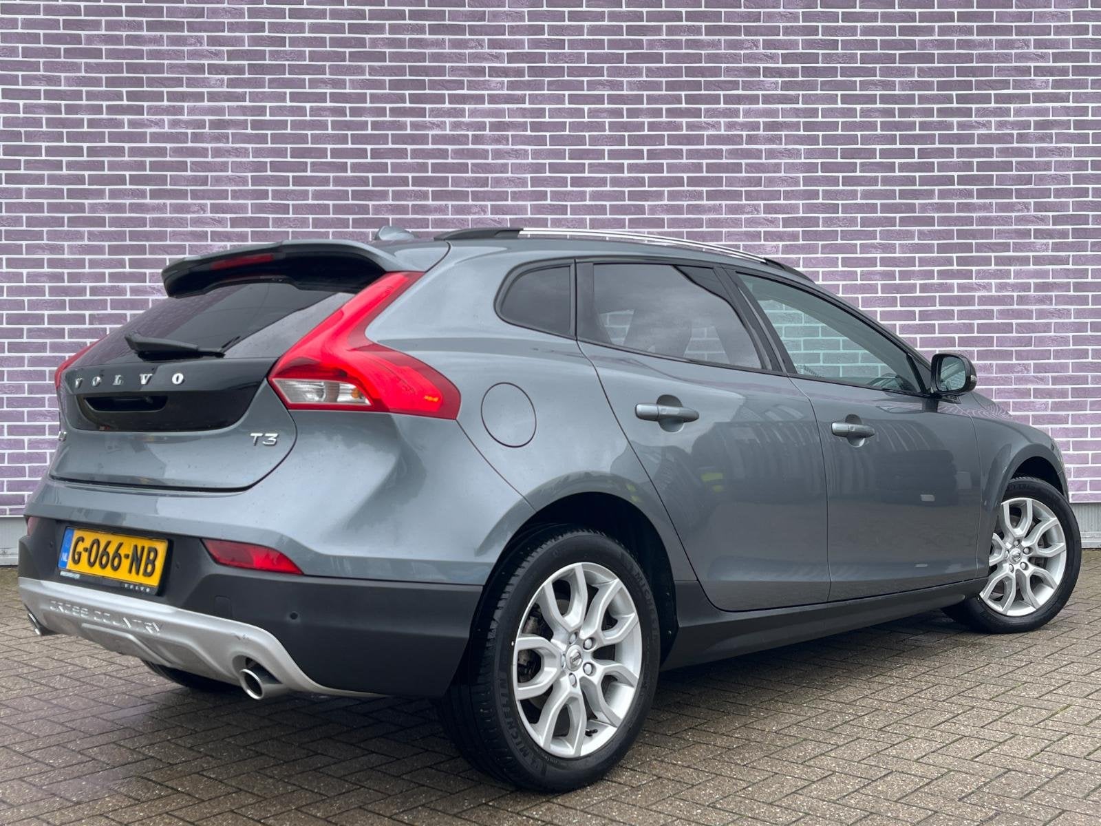 Volvo V40 Cross Country 1.5 T3 Polar+ Luxury | Trekhaak | Ha, Auto's, Volvo, 12 maanden, Euro 6, 4 cilinders, 152 pk