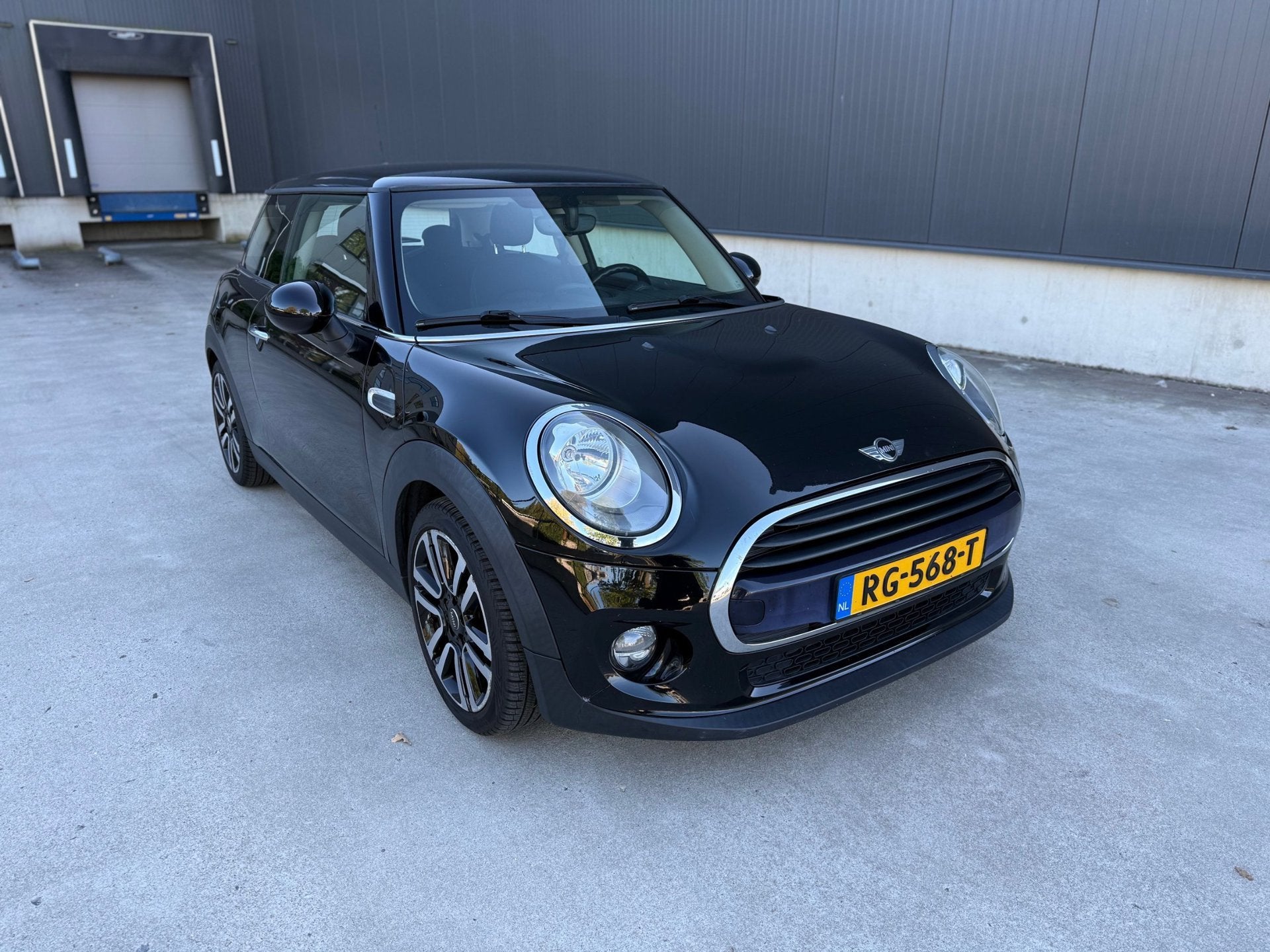 Mini 3-Deurs 1.5 Cooper Business, Voorwielaandrijving, Gebruikt, Euro 6, 4 stoelen