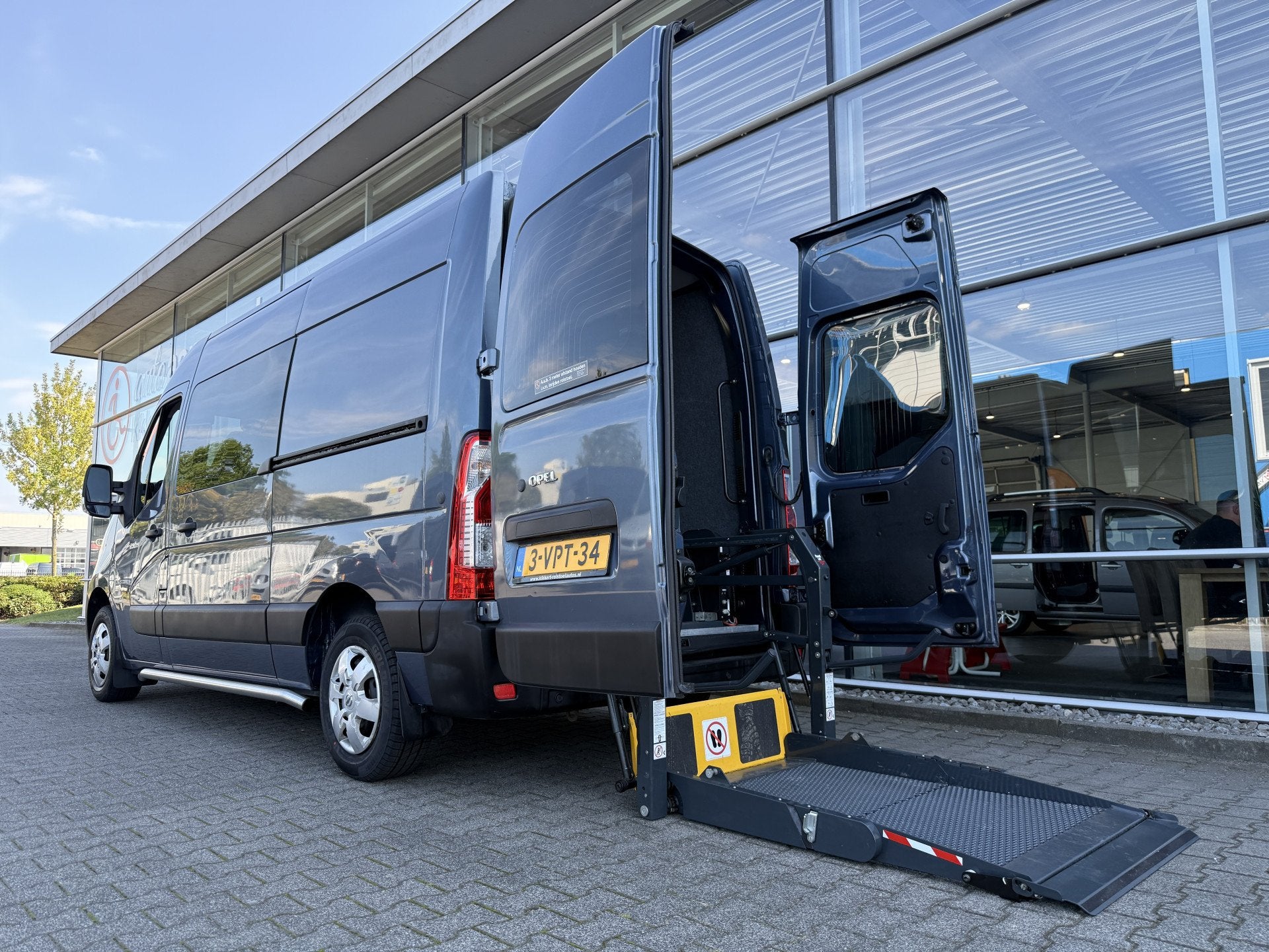Opel Movano 5+1 Rolstoelbus 2.3 CDTI L2H2 (Mooie ruime rolst, Auto's, Voorwielaandrijving, Stof, Gebruikt, 4 cilinders