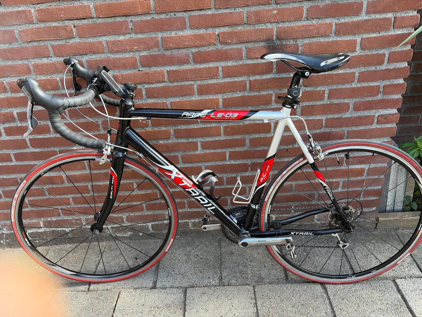 X-Trail Race LE-03 racefiets - Zwart/Rood, Fietsen en Brommers, Fietsen | Racefietsen, 28 inch, Gebruikt, Aluminium, 15 tot 20 versnellingen