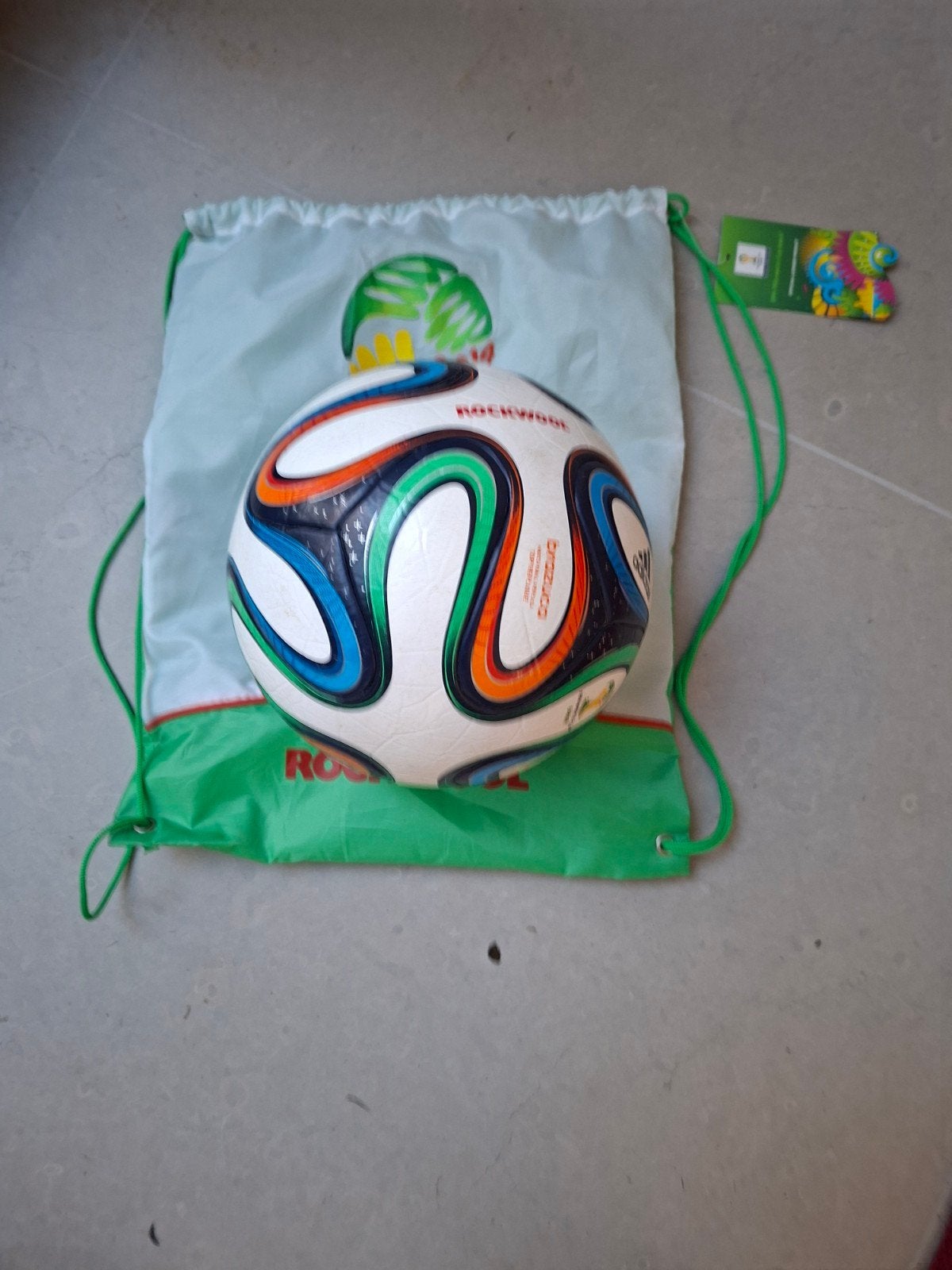 Adidas Brazuca WK 2014 Voetbal met tas, Ophalen of Verzenden, Zo goed als nieuw, Bal