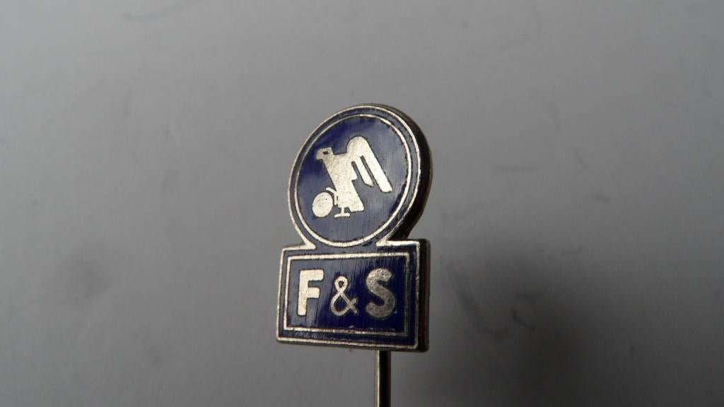 F&S Fichtel & Sachs oldtimerbromfiets speld, geëmailleerd., Verzenden, Gebruikt, Merk, Speldje of Pin