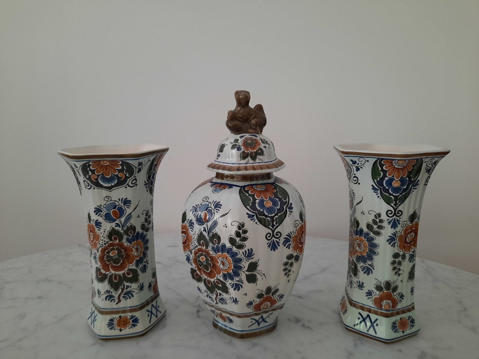 Delfts polychroom handwerk vazen en pot met deksel, Antiek en Kunst, Antiek | Vazen, Ophalen of Verzenden
