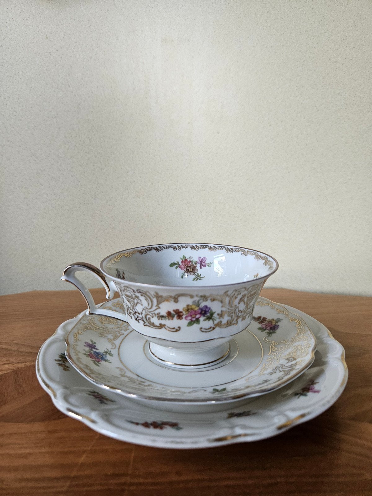 2  x Vintage theekopje met schotel en gebaksbordje, Ophalen of Verzenden