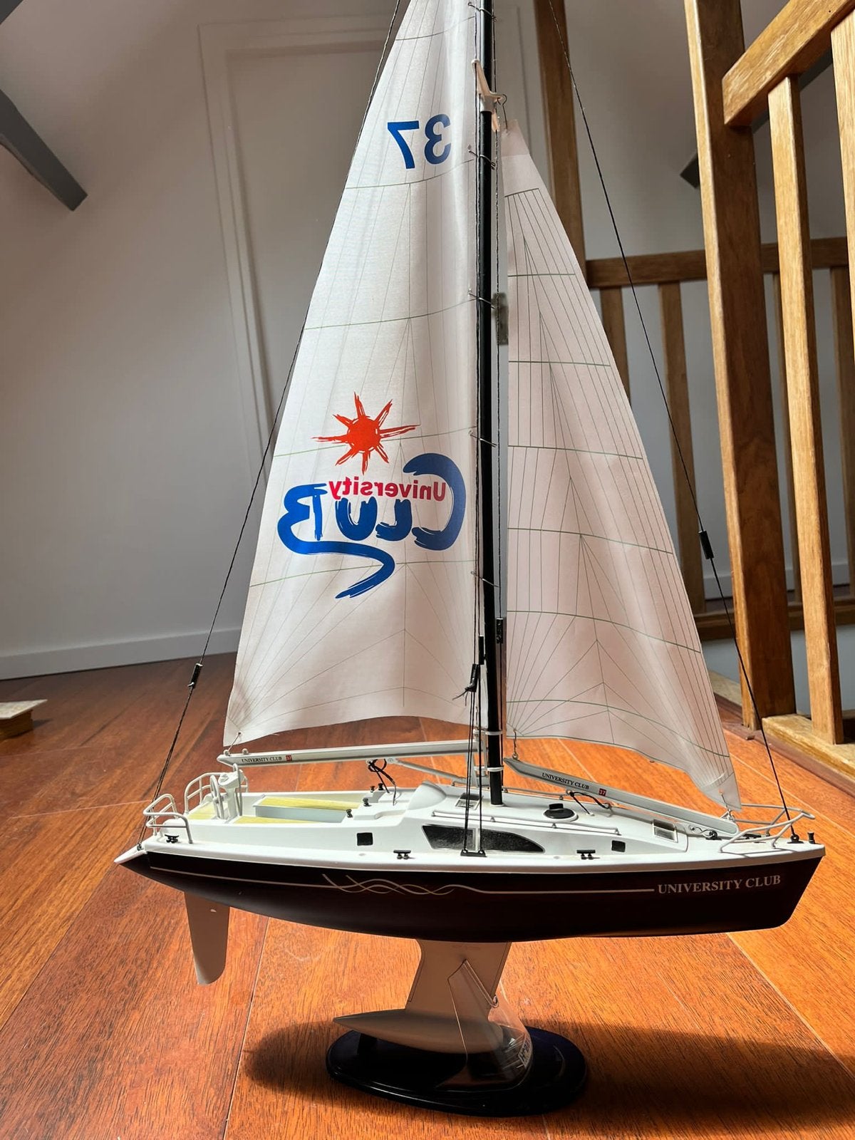 Hobby Engine University RC Zeilboot  compleet met Zender, Ophalen, Gebruikt, Groter dan 1:32, Overige merken