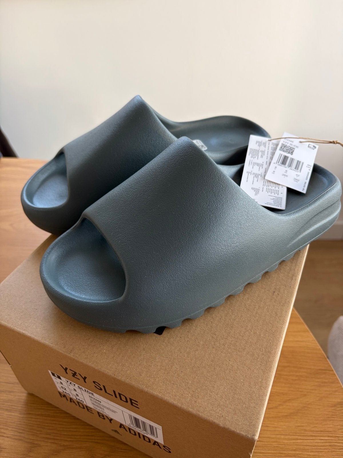 Adidas Yeezy Slide 'Slate Grey' - Maat 42, Ophalen of Verzenden, Nieuw, Overige kleuren, Slippers
