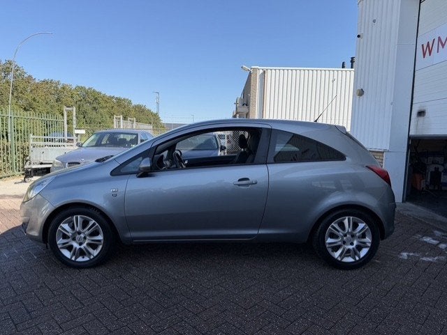 Opel Corsa 1.4-16V '111' Edition AIRCO, Voorwielaandrijving, Euro 5, 4 cilinders, Origineel Nederlands