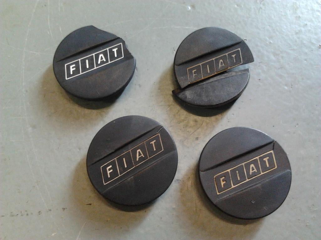 Fiat 124, 131 Mirafiori Center caps met Fiat Logo, Ophalen of Verzenden, Nieuw