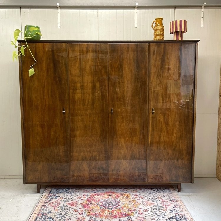 Vintage 4 deurs kledingkast `50/60 Chestnut gloss demontabel, Ophalen, Met deur(en), Gebruikt, Onbekend