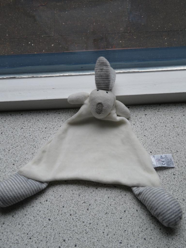 Knuffeldoek konijn merk Bambino van Kruitvat wit/grijs, Ophalen of Verzenden, Zo goed als nieuw, Konijn, Wasbaar