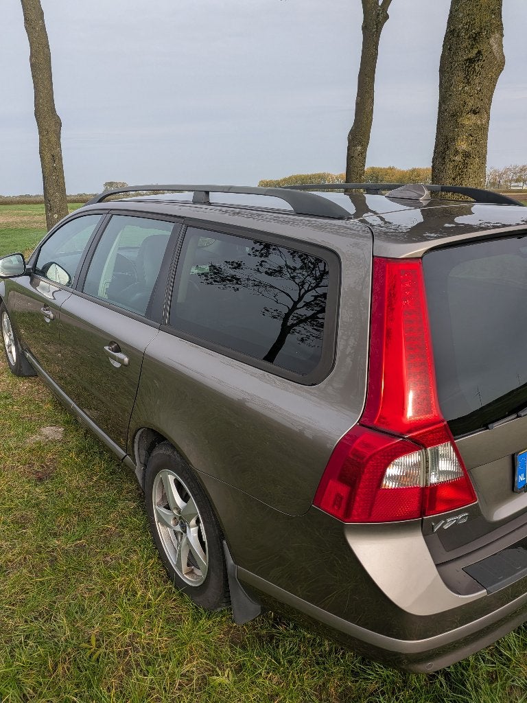 Volvo V70 2.0 2008 Bruin, Auto's, Voorwielaandrijving, 145 pk, 1487 kg, Zwart