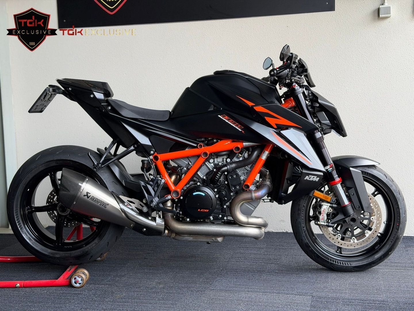 KTM 1390 SUPERDUKE R BTW 2024 7.172 KM 1290 SUPER DUKE, 2 cilinders, Motorrijbewijs A, Bedrijf, 1350 cc