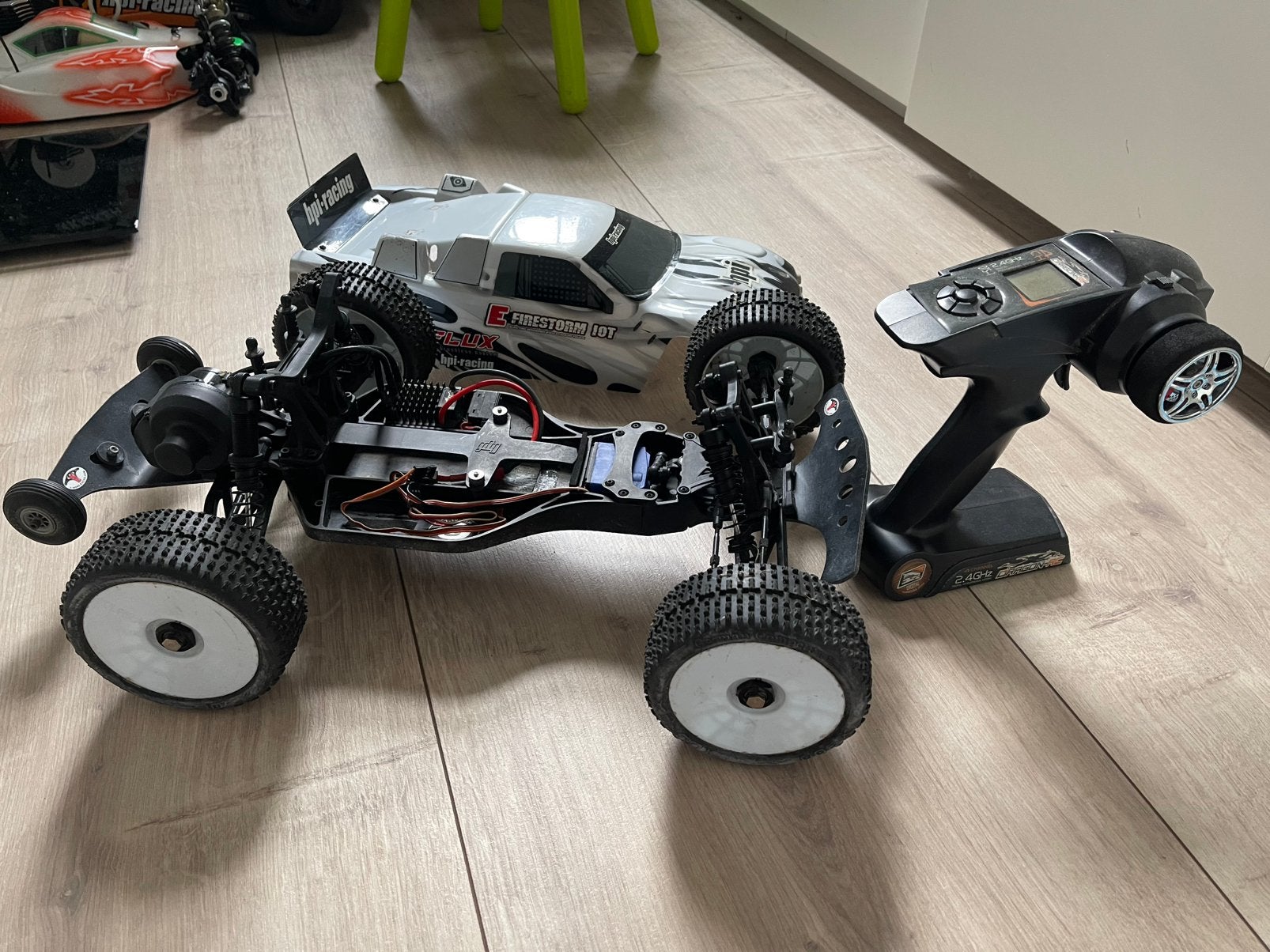HPI Firestorm Flux 1/10 Brushless, Hobby en Vrije tijd, Modelbouw | Radiografisch | Auto's, Auto offroad, Zo goed als nieuw, Schaal 1:10