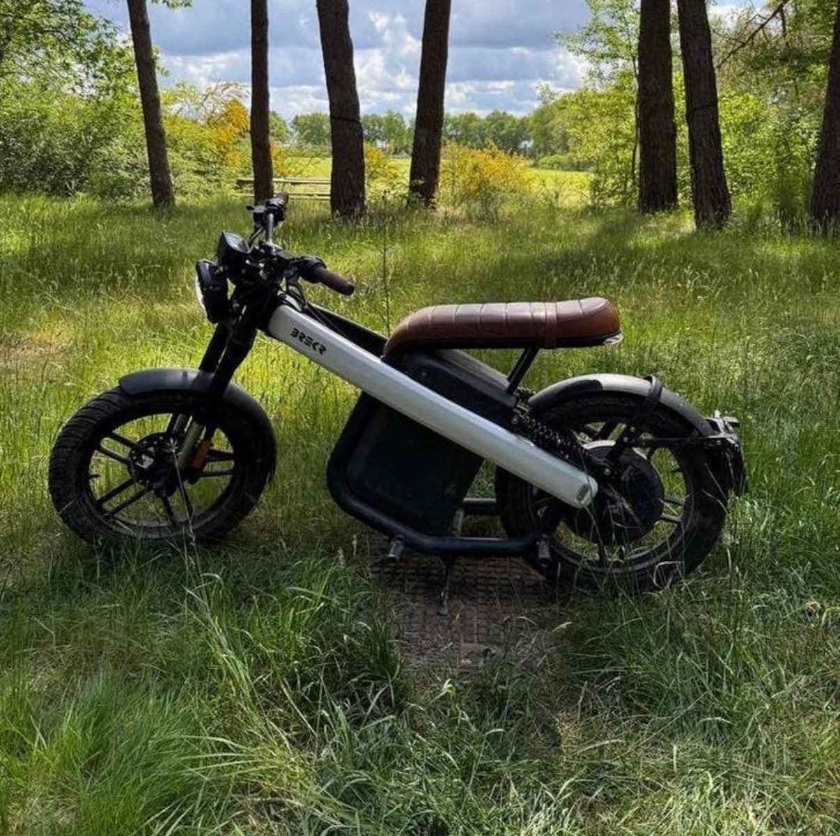 Brekr B4000 elektrische brommer - Slechts 3700km!, Ophalen, Zo goed als nieuw, Maximaal 45 km/u