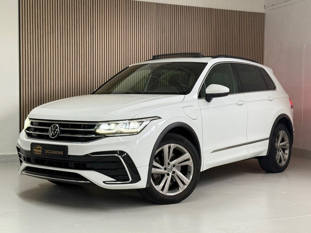 Volkswagen Tiguan 1.4 TSI eHybrid 3X R-Line Pano * Trekhaak, Gebruikt, Zwart, Wit, Origineel Nederlands