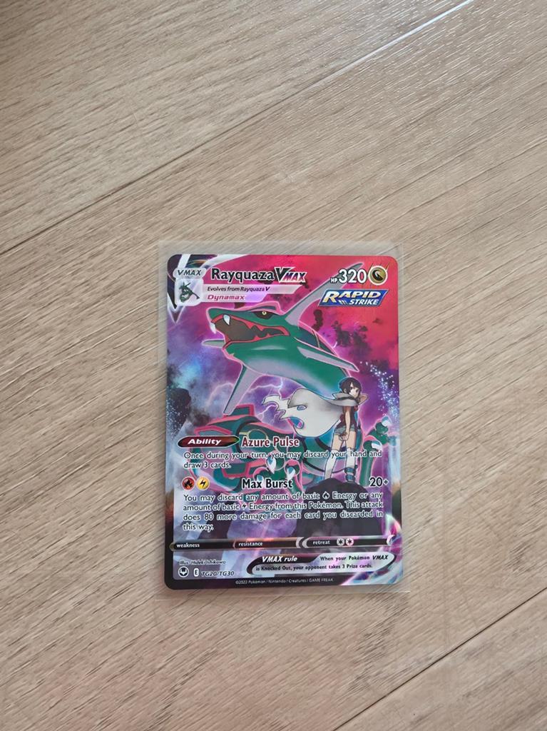 Rayquaza VMAX Pokémon Kaart (Fusion Strike TG20/TG30), Hobby en Vrije tijd, Verzamelkaartspellen | Pokémon, Ophalen of Verzenden