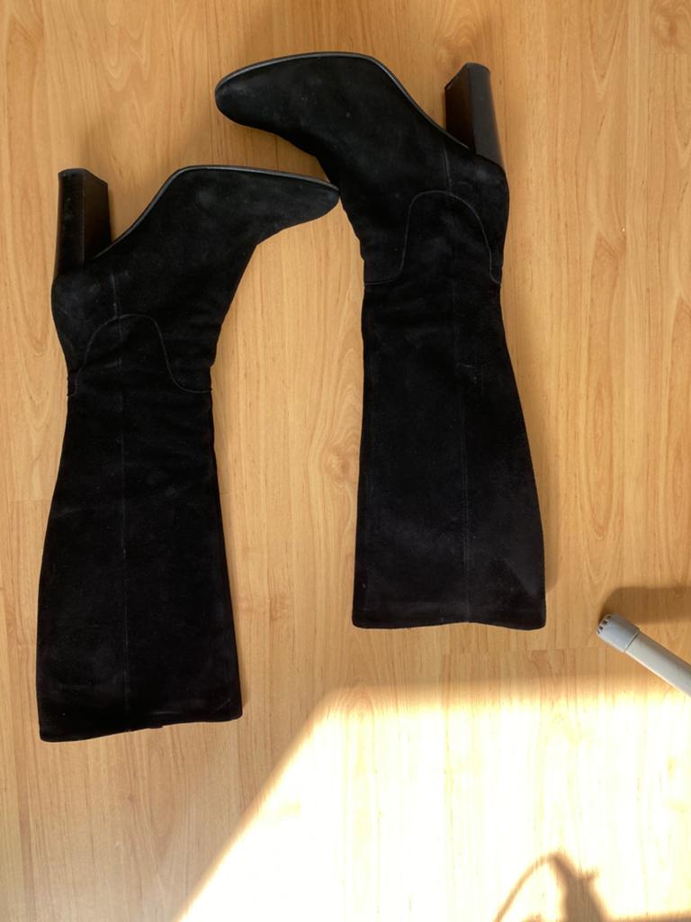 Notre V zwarte suede dameslaarzen. Maat 40, Ophalen of Verzenden, Zo goed als nieuw, Zwart, Hoge laarzen