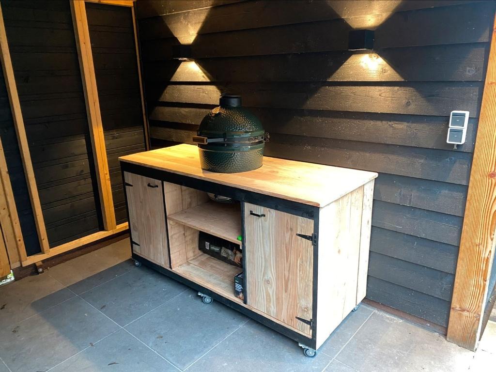 bbq meubel,kamado,bastard,urban,weber,egg,buitenkeuken,grill, Tuin en Terras, Houtskoolbarbecues, Nieuw, Ophalen of Verzenden