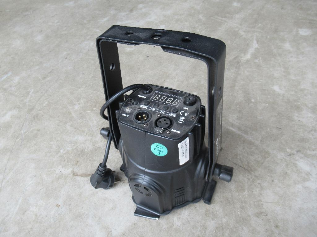 3176 ; cameo studio mini par cob 30w ;   ;, Ophalen of Verzenden, Zo goed als nieuw, Cameo, Licht