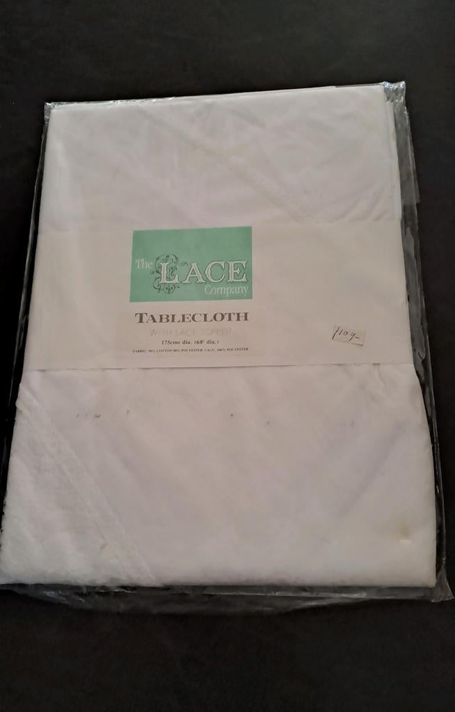 Nieuw wit tafelkleed The Lace Company, kanten rand, Engeland, Ophalen of Verzenden, Nieuw, Rond