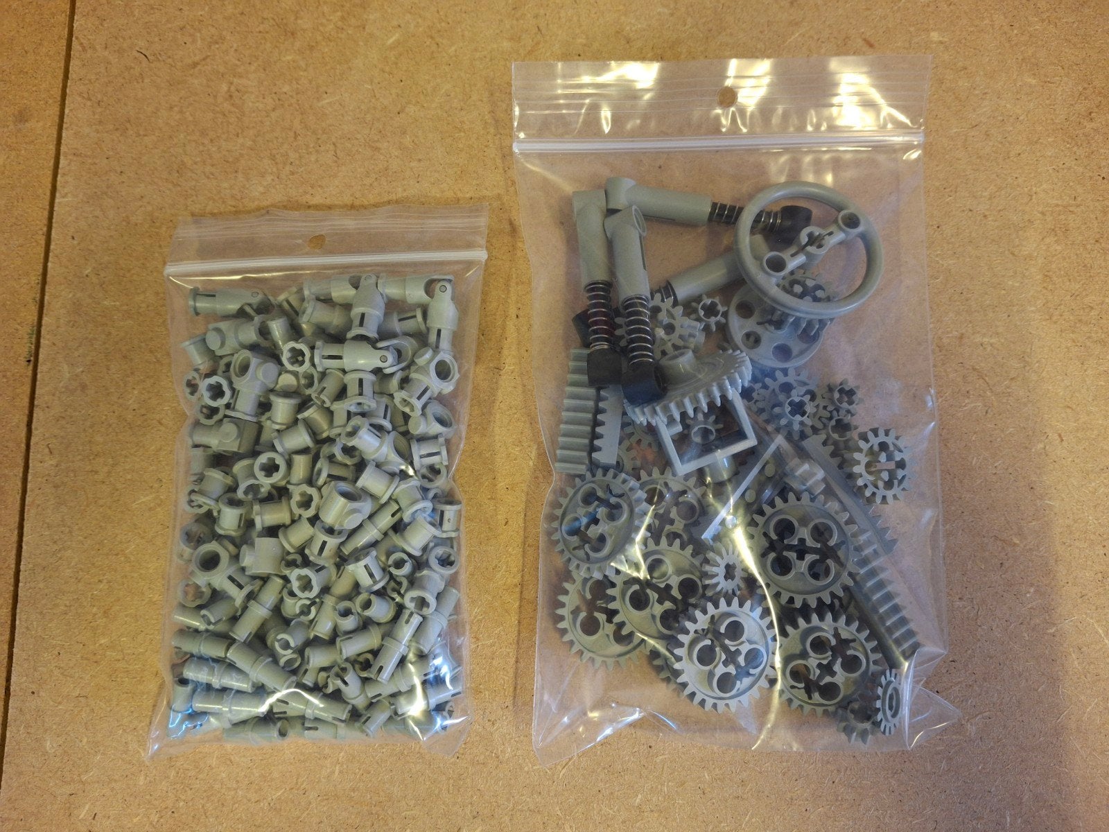 Lego 8860 Car Chassis. Jaren 80 Technic, Lego, Info@lego.com, 33 Bath Road, Slough, UK, Lego