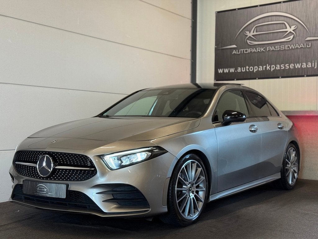Mercedes-Benz A-klasse 200 Limousine AMG Pano, Cruise Contro, Gebruikt, Zwart, 4 cilinders, 163 pk