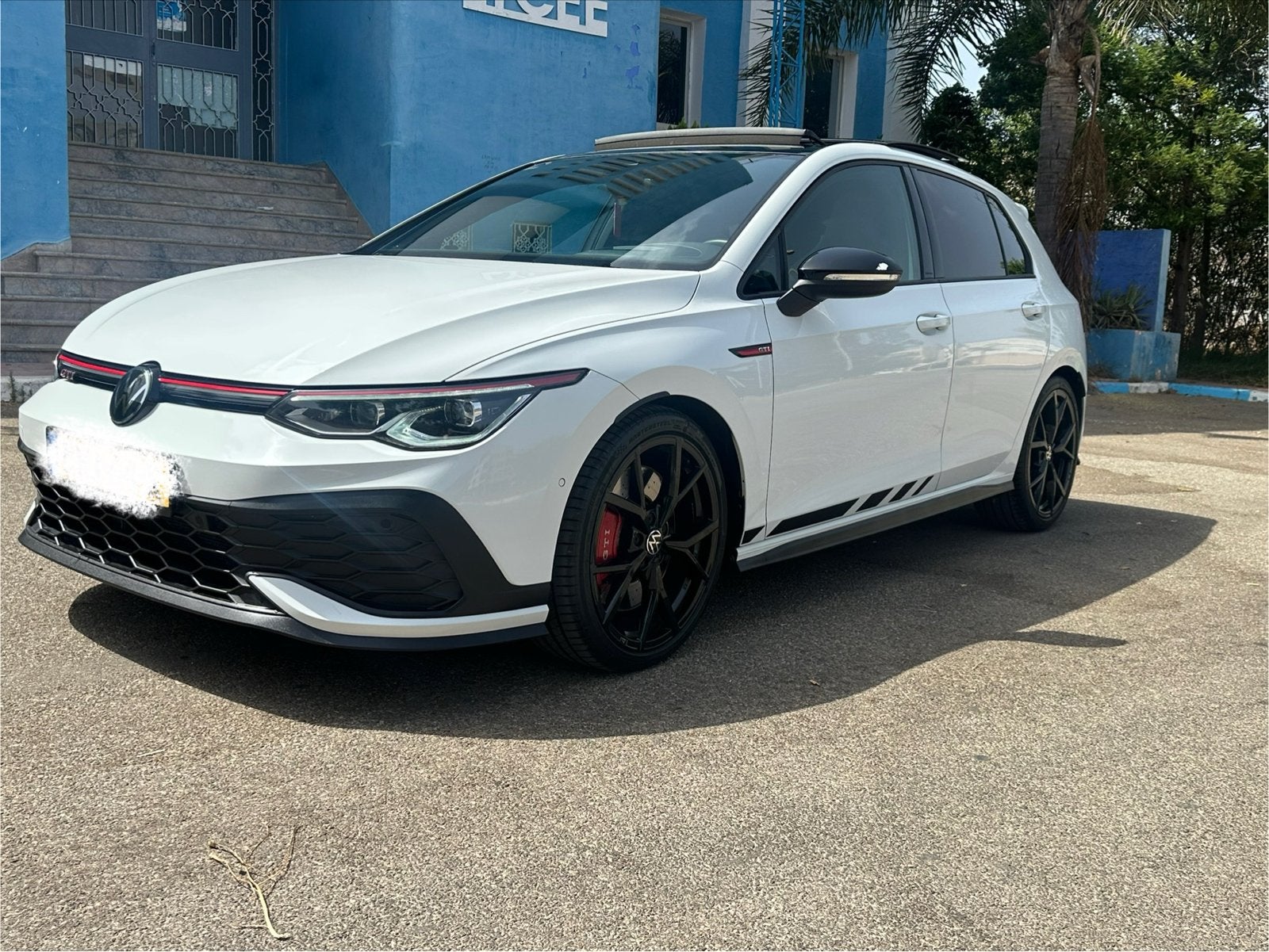 Volkswagen Golf 8 GTI Clubsport 2.0 300pk 2023, 1363 kg, 4 cilinders, 1984 cc, Wit