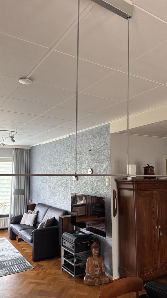 Strakke, moderne design hanglamp, Ophalen, Verstelbaar in hoogte van 80 cm tot ongeveer 1.35 m, Gebruikt, Metaal