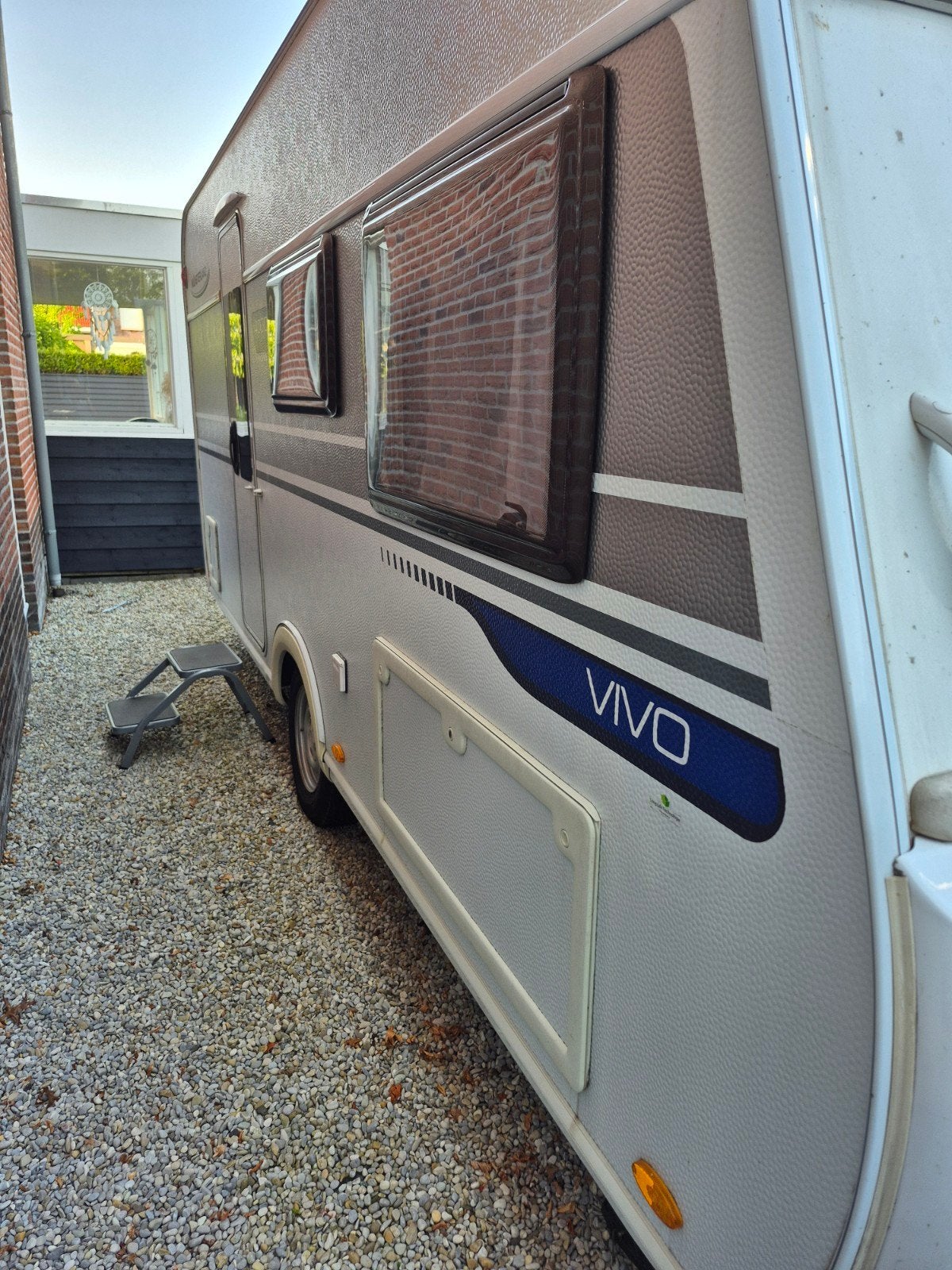 LMC VIVO 400D, Vast bed, Koelkast, Treinzit, Particulier