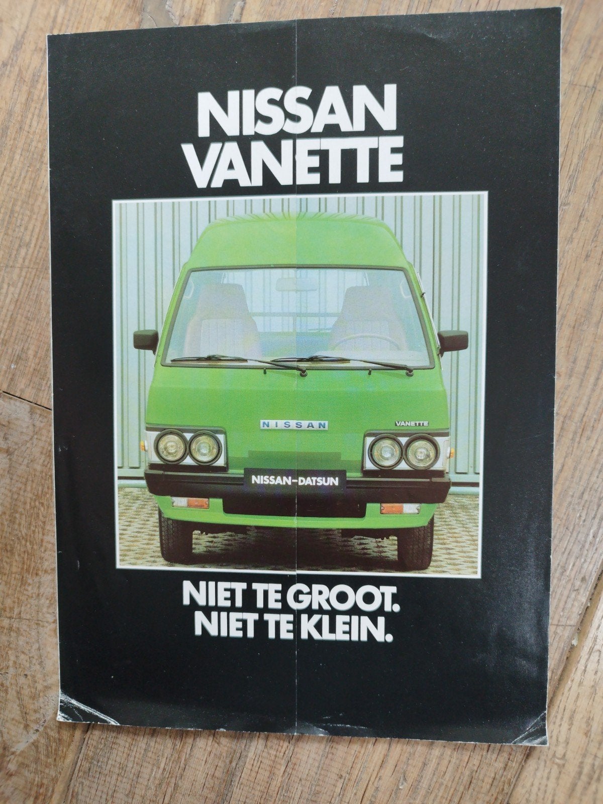 Nissan Vanette brochure uit 1982 - 4 pagina's, Gelezen, Ophalen of Verzenden, Nissan, NISSAN