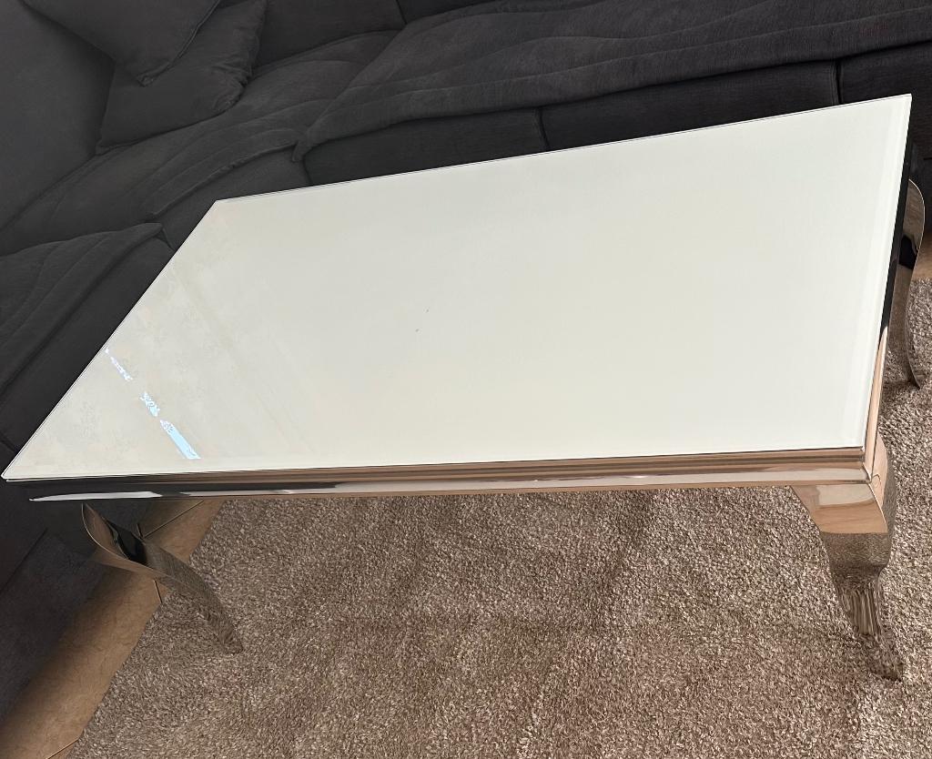 Moderne glazen salontafel wit hoogglans met sierpoten, Ophalen, 100 tot 150 cm, Salontafel, 50 tot 100 cm