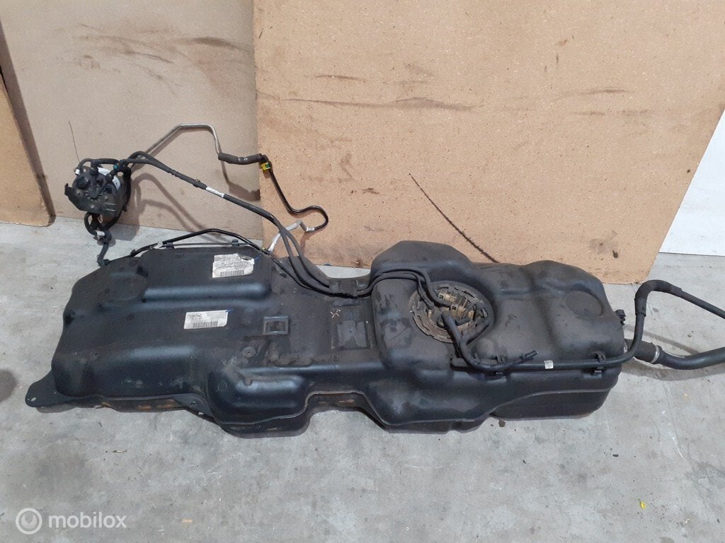 Brandstoftank Land Rover Discovery 4 Diesel Tank  3.0, Land Rover, Ophalen of Verzenden, Gebruikt, Land Rover