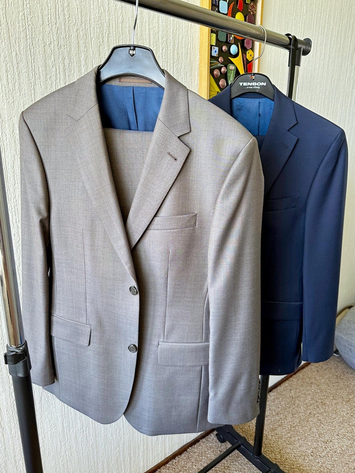 2 Nieuwe herenkostuums maat 48, Ophalen, Nieuw, Maat 48/50 (M), Blauw