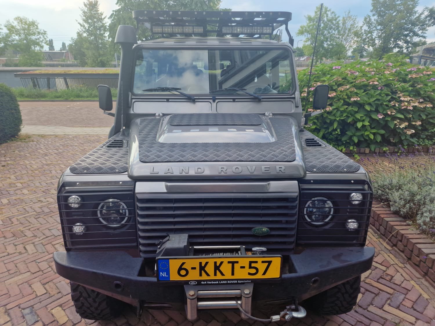 Land Rover Defender Overland 2.4 D Stw. 110 2007 Grijs, Auto's, 1940 kg, Zwart, 241 €/maand, 122 pk