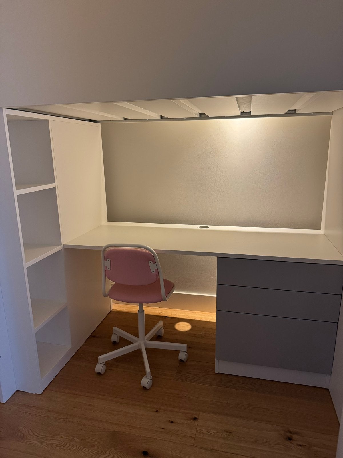 IKEA Småstad hoogslaper met bureau en kledingkast, Kinderen en Baby's, Kinderkamer | Bedden, 85 tot 100 cm, Nieuw, Ophalen of Verzenden