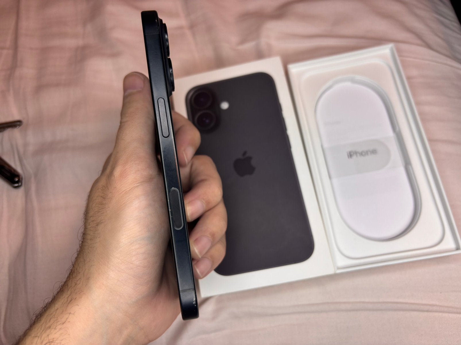 Foto 4 van Iphone 16 zwart 128GB