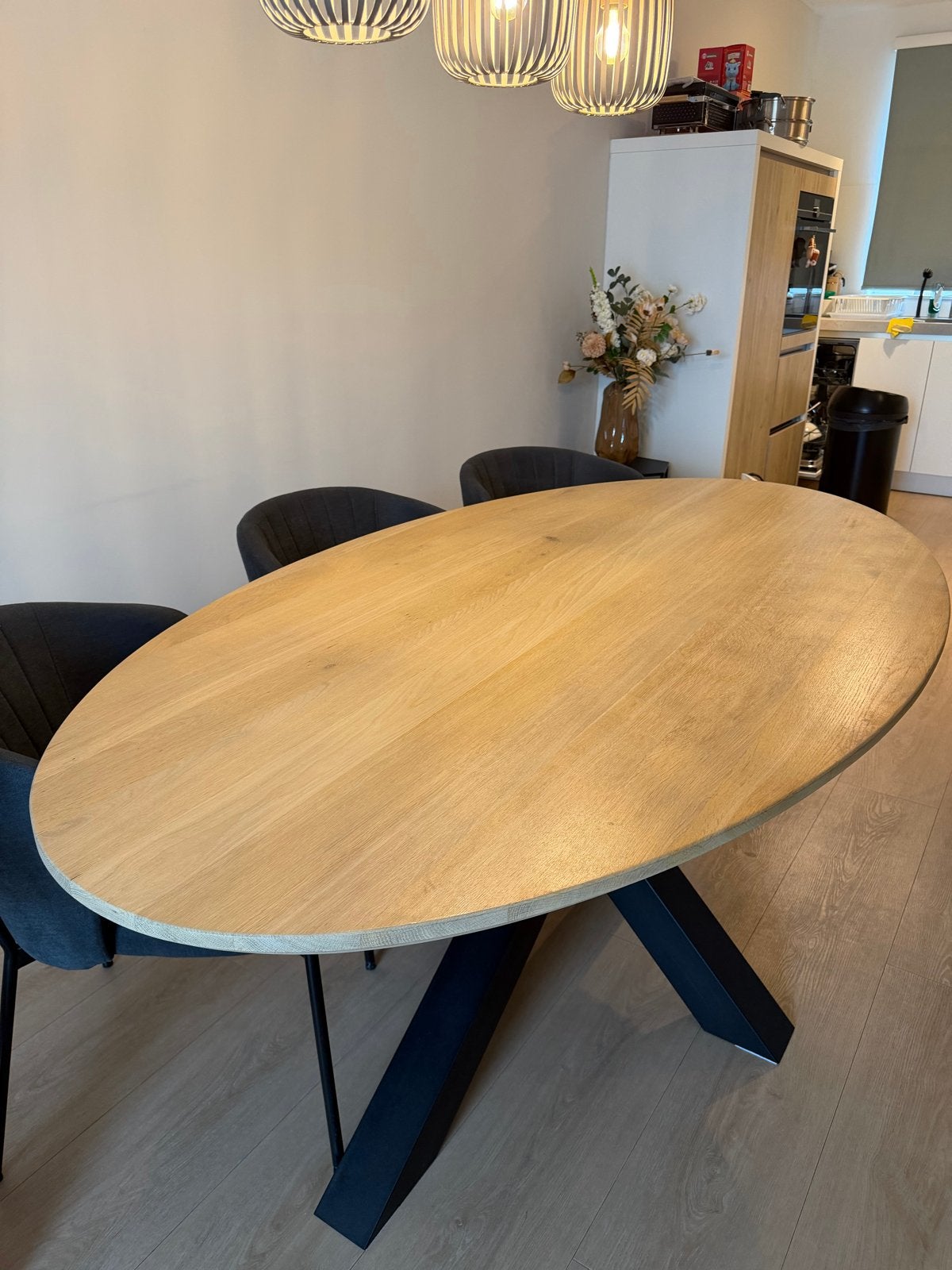 Ovale eettafel met spinpoot en 6 stoelen, Huis en Inrichting, Ophalen, Gebruikt, 100 tot 150 cm, Eikenhout