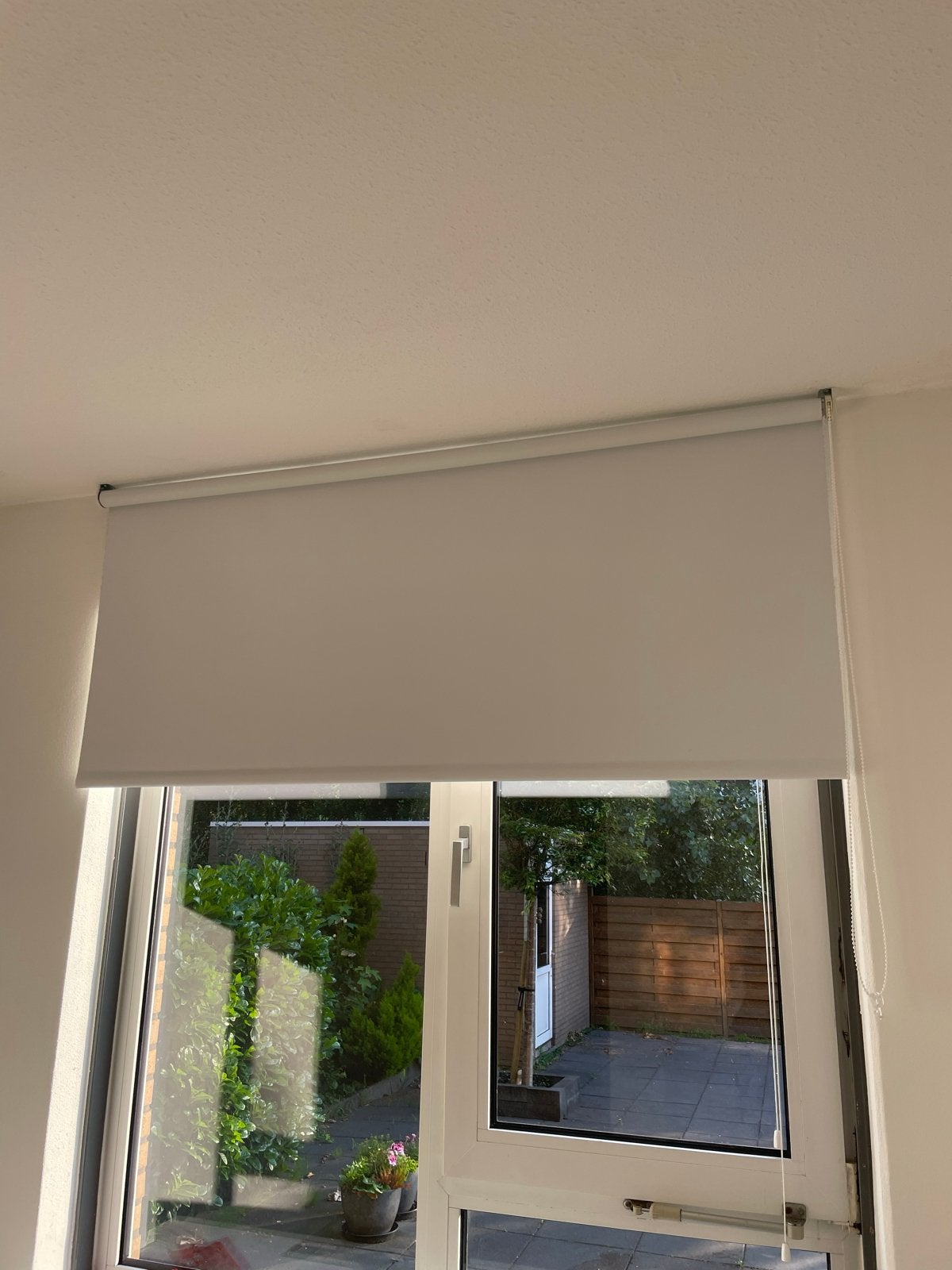 2x Rolgordijnen wit, Huis en Inrichting, Stoffering | Gordijnen en Lamellen, Ophalen, Gebruikt, 100 tot 150 cm, Wit