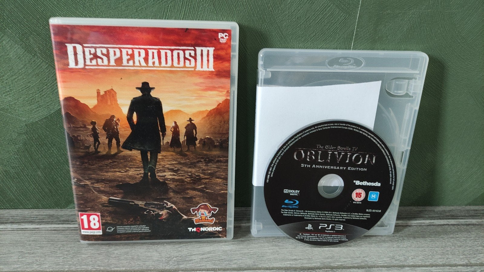 The elder Scrolls 5 ps3 en gratis desperados 3 pc game, 3 spelers of meer, Ophalen of Verzenden, Zo goed als nieuw, Vanaf 3 jaar